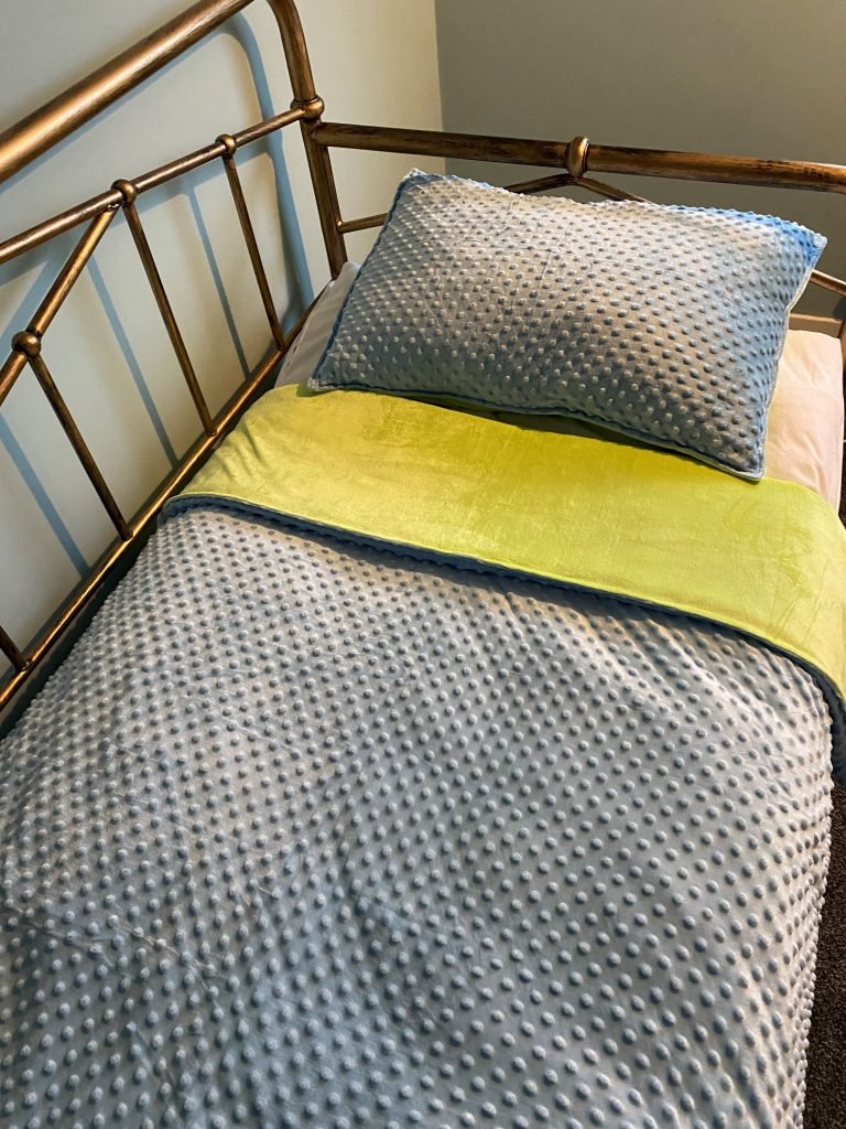 4kg Weighted Blanket Medium With Pillowcase (100 x 150) - Bedtime, Toilet Training and Incontinence