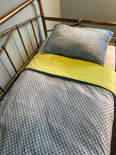 4kg Weighted Blanket Medium With Pillowcase (100 x 150) - Bedtime, Toilet Training and Incontinence